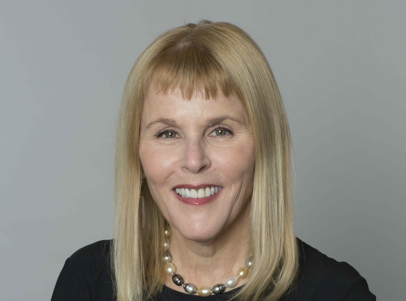 Paula Schnurr headshot