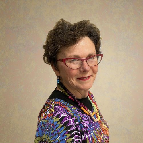 Cait McMahon headshot