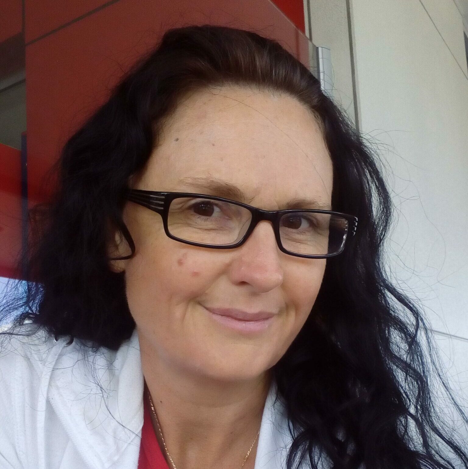 Deanne Gray Headshot